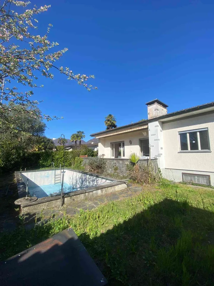 Casa unifamiliare 5.0 locali con piscina – Losone Campagna