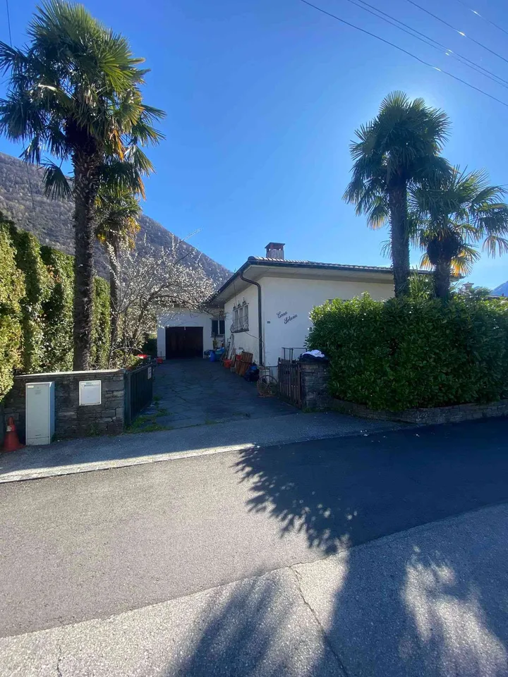 Casa unifamiliare 5.0 locali con piscina – Losone Campagna
