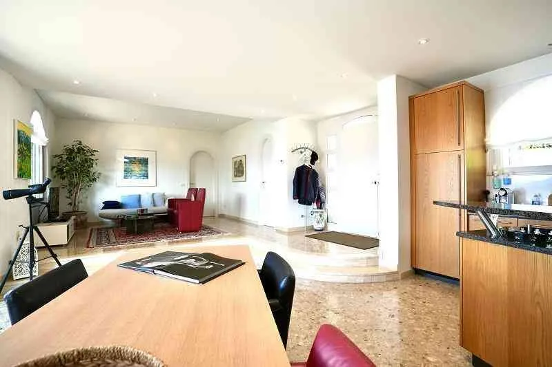 Luino: exklusive 7.5-Z.-Adlerhorst-Villa an Panoramaseeblicklage