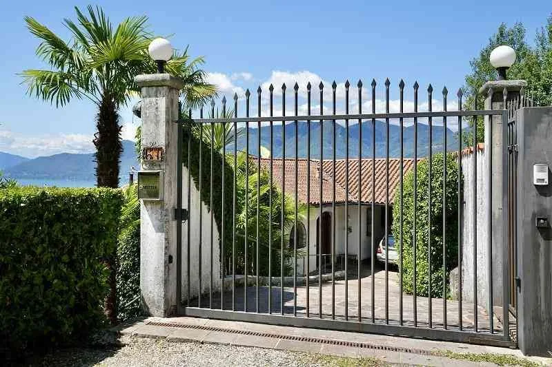 Luino: exklusive 7.5-Z.-Adlerhorst-Villa an Panoramaseeblicklage