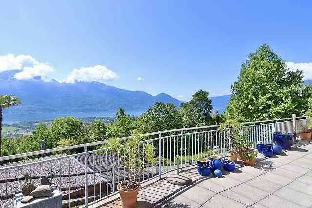 helle 4.5-Z.-Terrassen-WG / sehr ruhige, sonnige Panorama-Seeblicklage