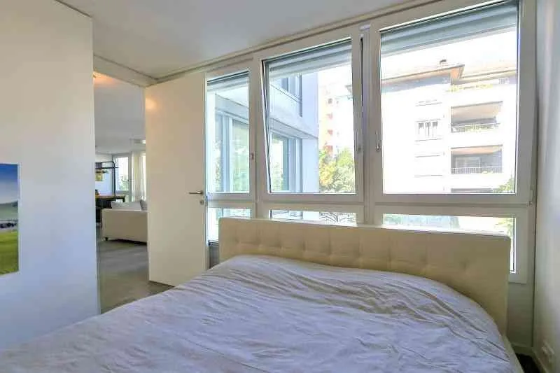 helle, moderne 2.5-Z.-Wohnung an sonniger Lage beim Yachthafen am See