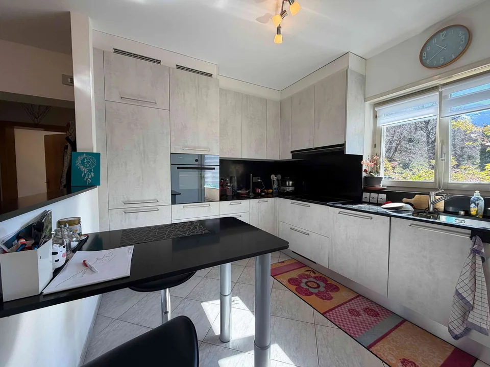 Casa bifamiliare 5.5 e 3.5 indipendente con giardino e box a Bodio