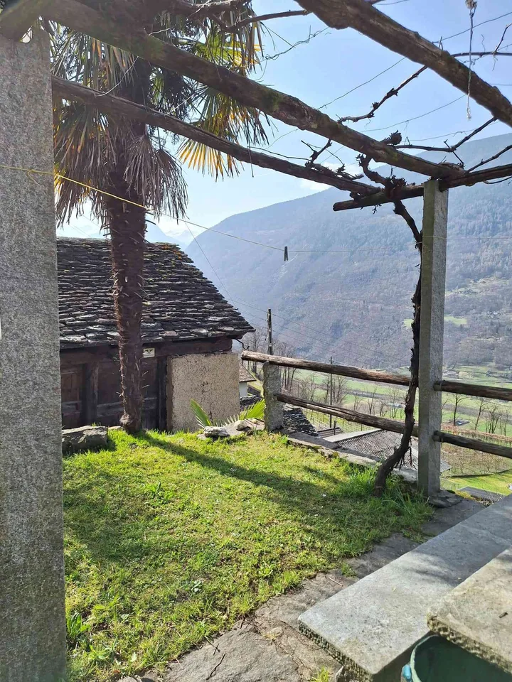 Charmantes Rustico mit Panoramablick im Bleniotal