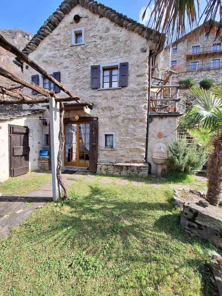 Charmantes Rustico mit Panoramablick im Bleniotal