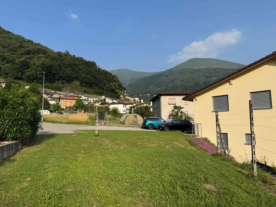 Terreno edificabile con vista panoramica a Medeglia