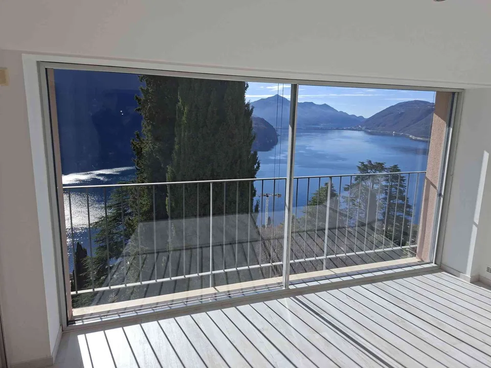 Vendesi un duplex con vista lago a Castagnola, Lugano