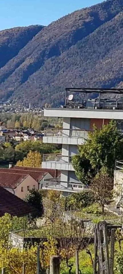 Vendesi stabile a reddito 3 appartamenti ,zona residenziale Solduno