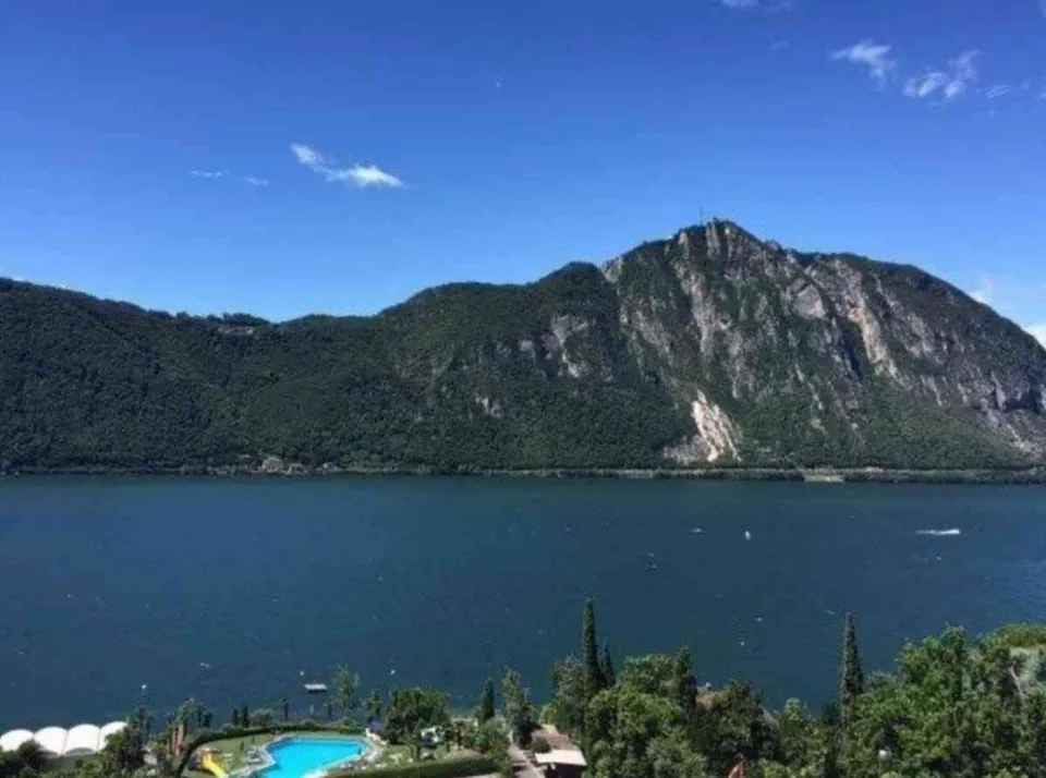 Villa di lusso con vista lago vicino alla scuola TASIS; Montagnola