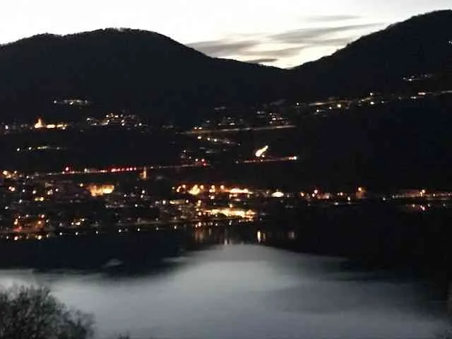 Villa di lusso con vista lago vicino alla scuola TASIS; Montagnola