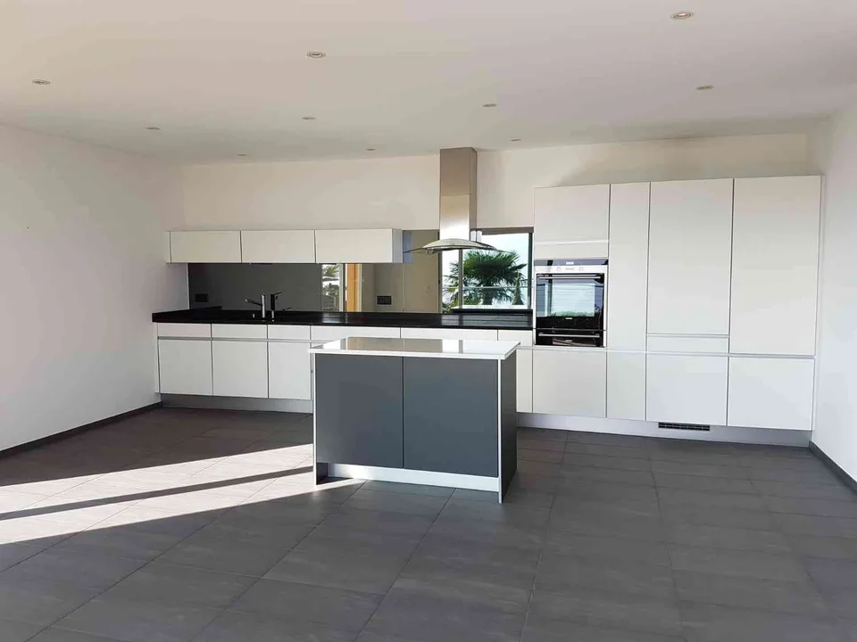 3.5 Zimmer, 100 m2 + 80 m2 Terrace