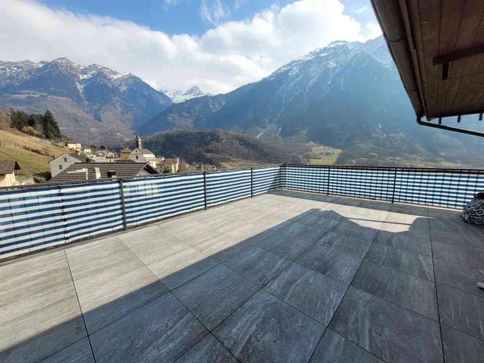 Zu verkaufen 3.5 Zi. Wohnung mit grosser, sonniger Terrasse