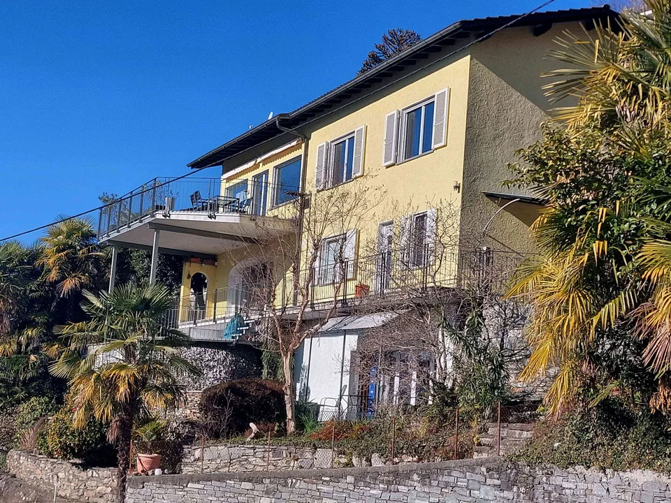 Villa mit traumhafter Seesicht - Villa con splendida vista lago