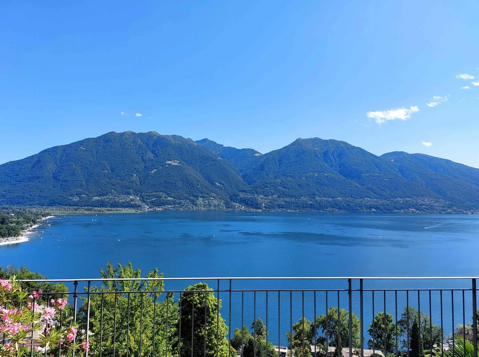 Villa mit traumhafter Seesicht - Villa con splendida vista lago
