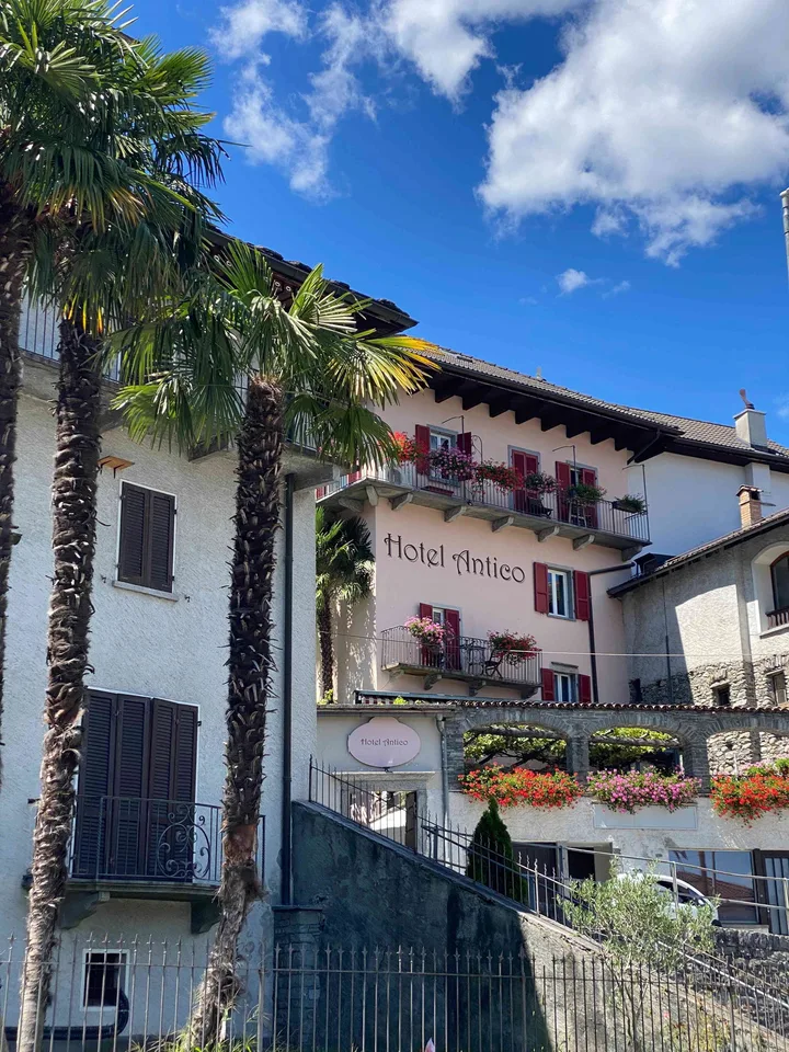 Hotel a Intragna in vendita