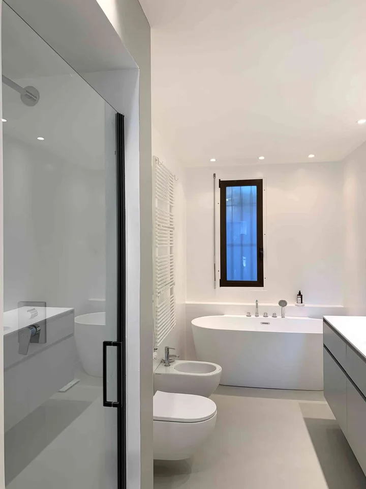 Splendida villa Bifamiliare con grande potenziale