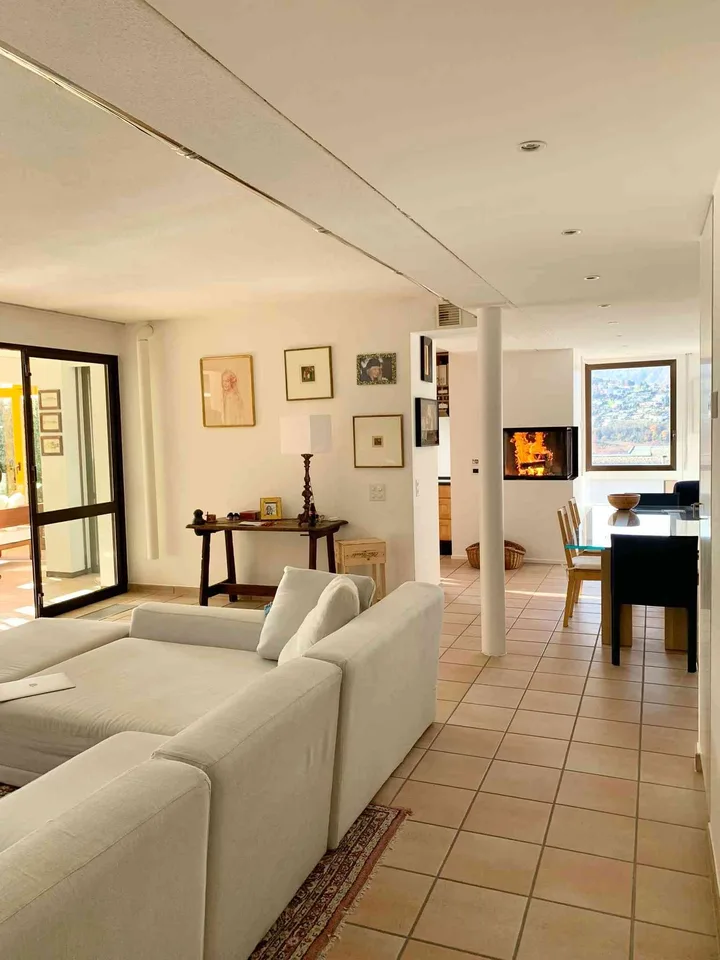 Splendida villa Bifamiliare con grande potenziale