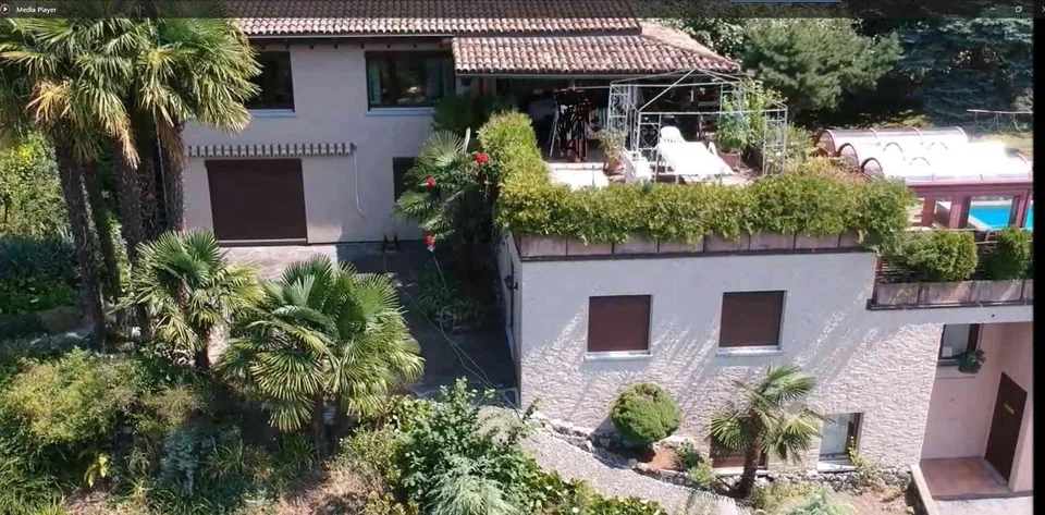 Villa (8 loc)+ appto Monolocale adatta per famiglia più generazioni