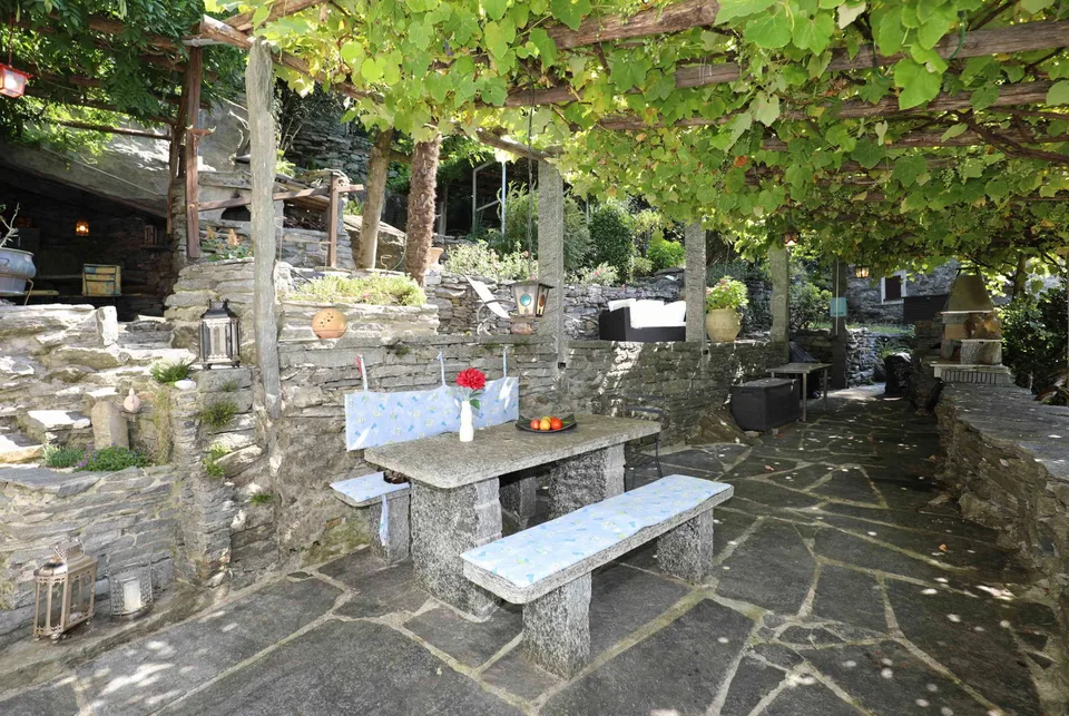 Schönes Rustico mit allem Komfort und einmaligem Garten in Cevio