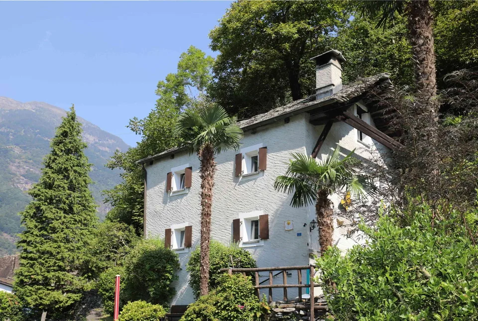 Schönes Rustico mit allem Komfort und einmaligem Garten in Cevio