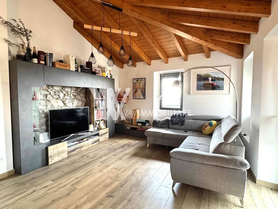 BESAZIO: APPARTAMENTO 4.5 LOCALI DUPLEX IN CORTE