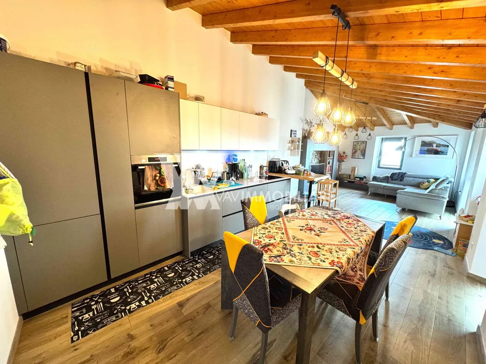 BESAZIO: APPARTAMENTO 4.5 LOCALI DUPLEX IN CORTE