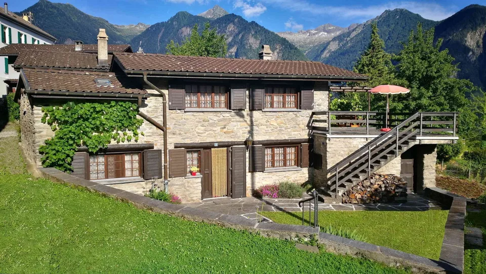 Ferienhaus an der Peripherie des Dorfes Castaneda.