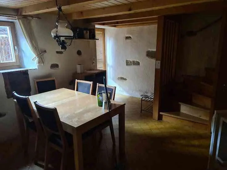 Indemini: Ferienrustico mit Landanteil / renoviert, mitten im Dorfkern