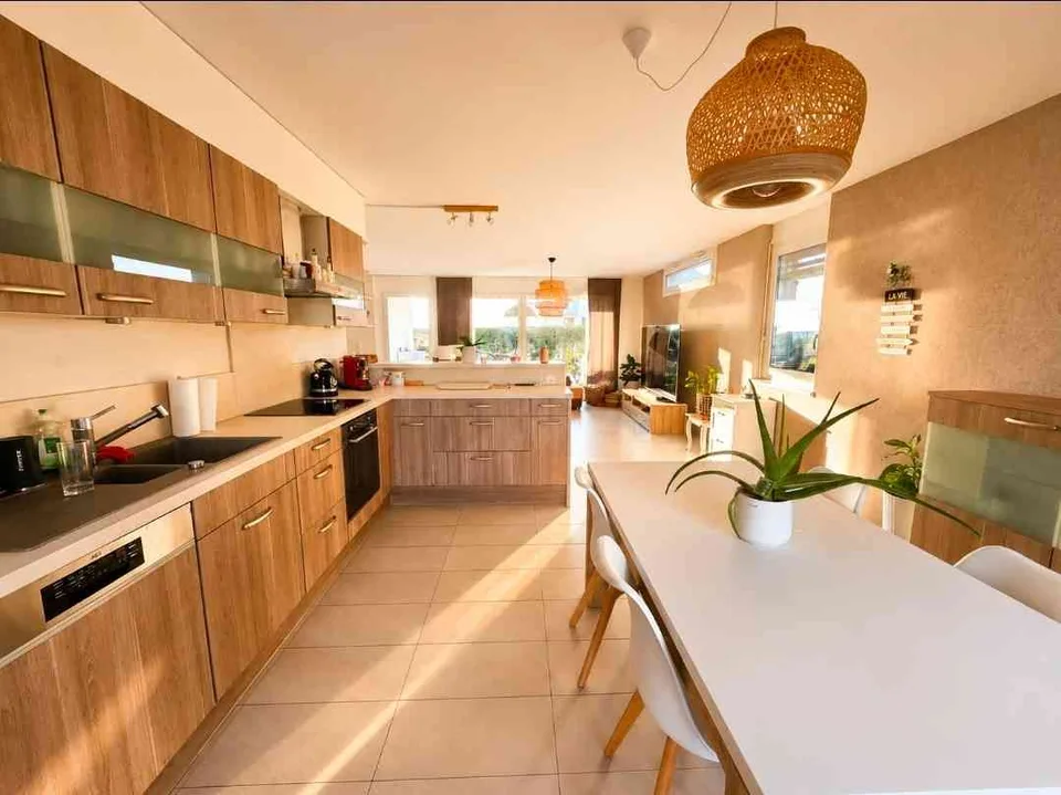 Magnifique appartement traversant avec jardin privatif de 390 m²