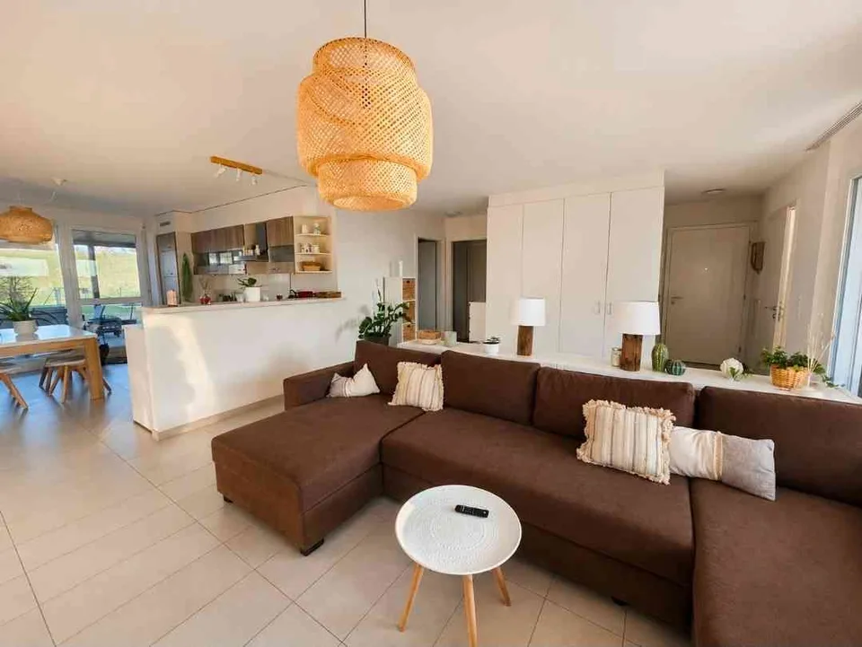Magnifique appartement traversant avec jardin privatif de 390 m²