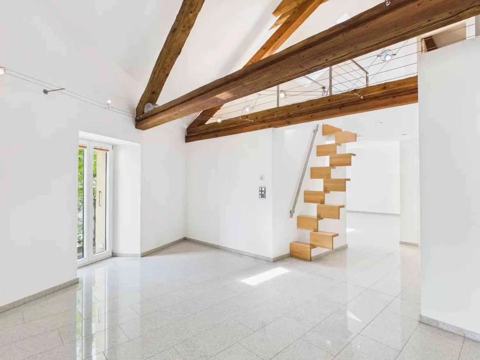 Stilvolle Duplexwohnung mit Galerie im Herzen von Glis