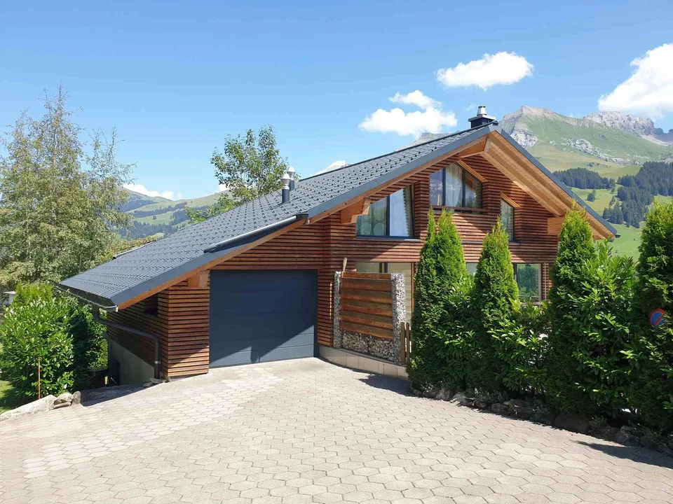Alpine Eleganz im Wanderparadies und Skiweltcuport Adelboden / Kt Bern