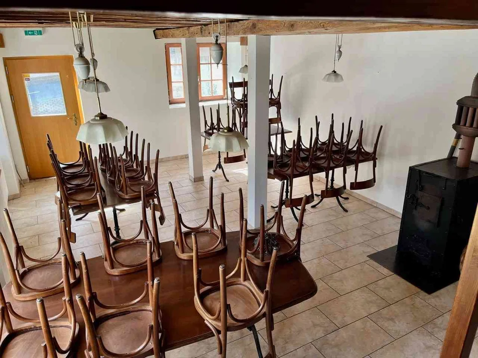 Wohn- und Geschäftshaus, Restaurant mit Wirtewohnung