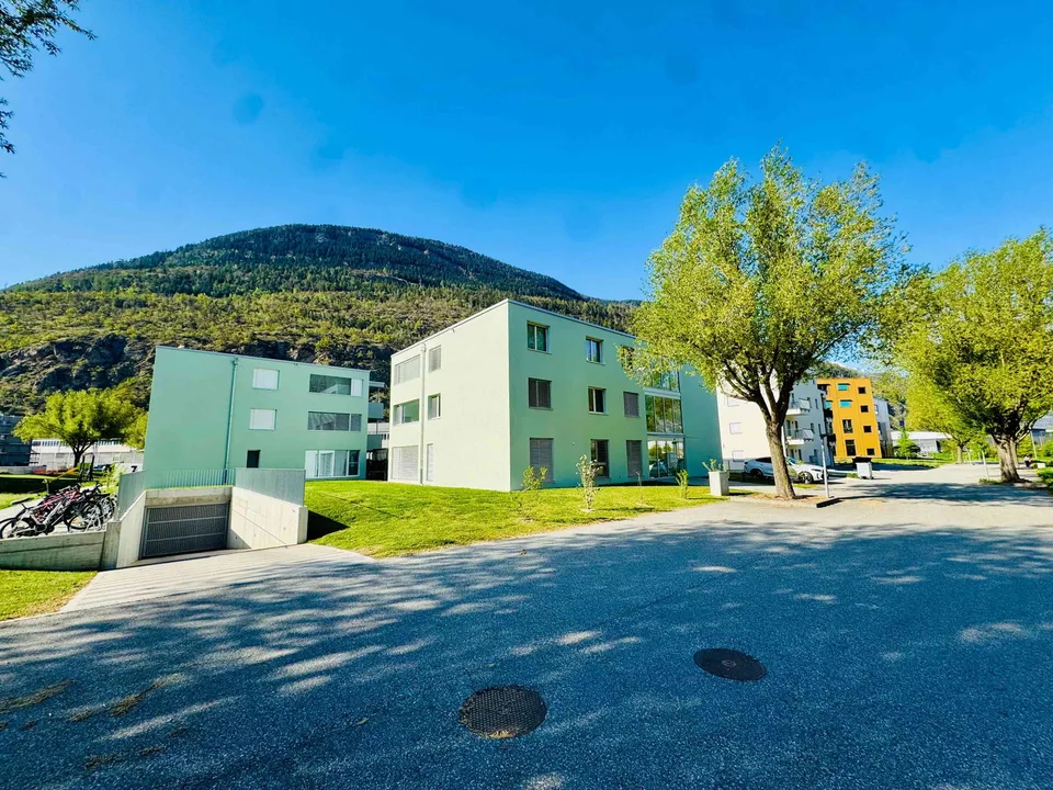 Moderne 3.5-Zimmer-Neubau-Wohnung in Visp Mit Garage