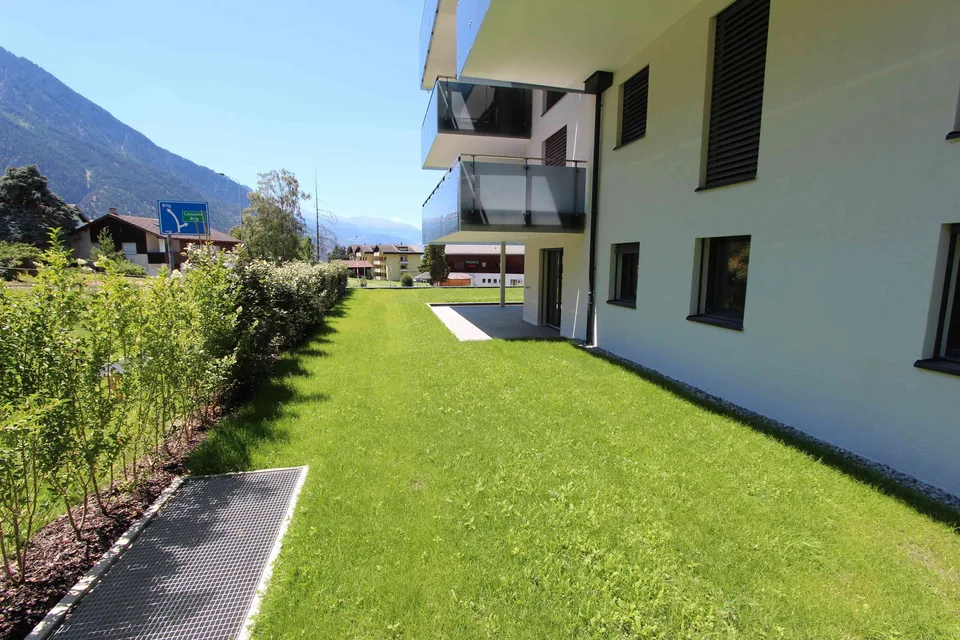 Traumhafte Ergeschoss-Wohnung mit riesigem Umschwung – foto 6 di 10
