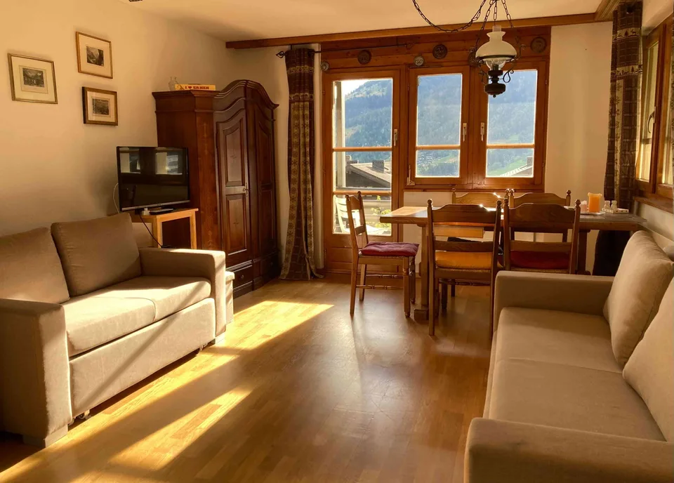 Helle Eck-Wohnung mit Süd-West-Balkon
