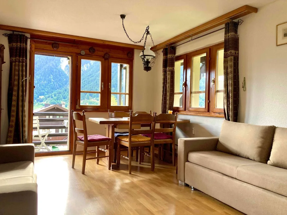 Helle Eck-Wohnung mit Süd-West-Balkon