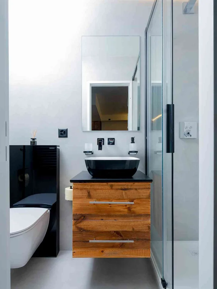 Studio avec piscine intérieure, sauna & tennis au lac en plein centre