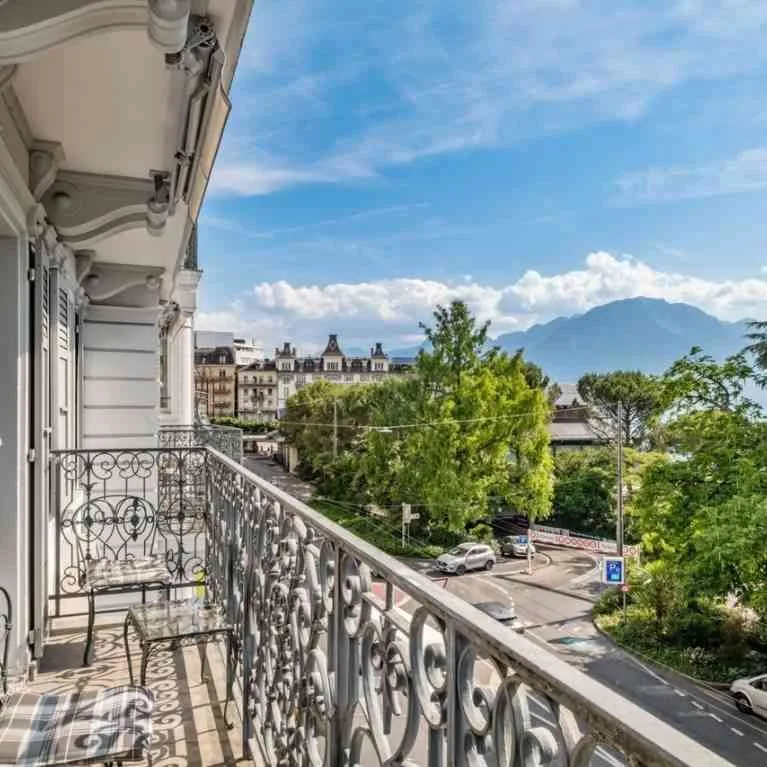 Bien immobilier au centre de Montreux à Vendre