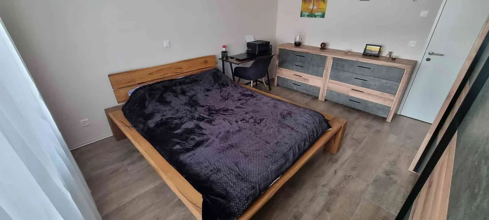 Moderne 3.5-Zimmer Wohnung mit Privatgarten und Bergsicht