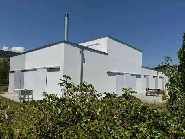 Villa moderniste pour indépendant/e/s ou avec projet multigénérationne