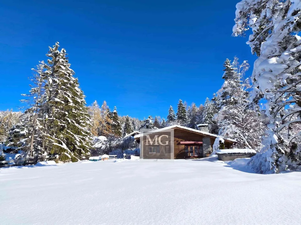 En résidence secondaire, Chalet de Prestige 8,5 pièces