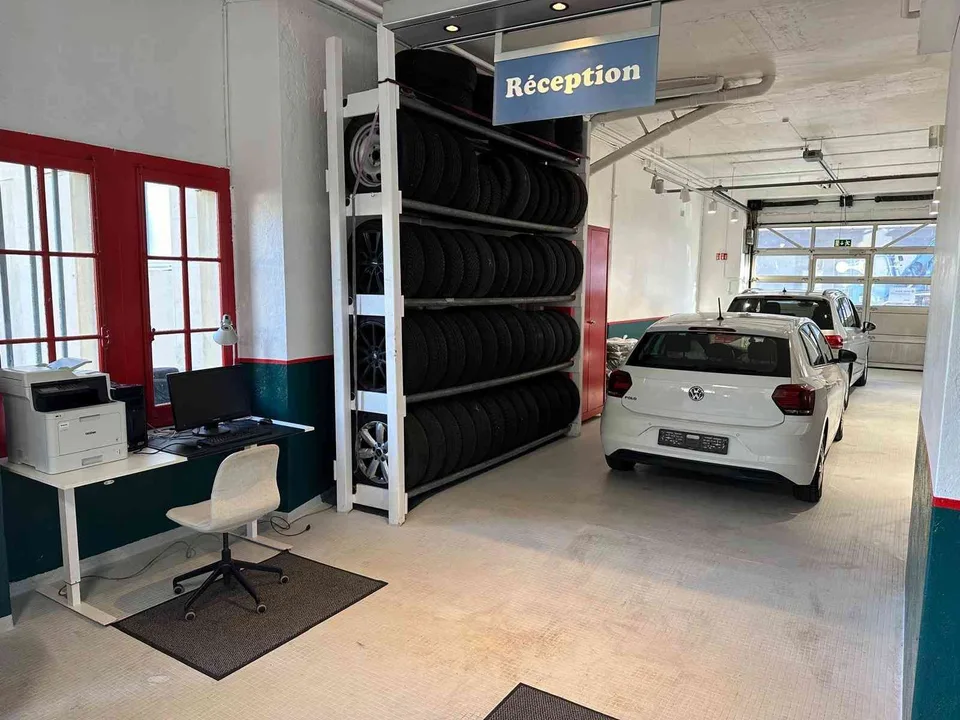 Garage automobile entièrement équipé au centre de Lausanne