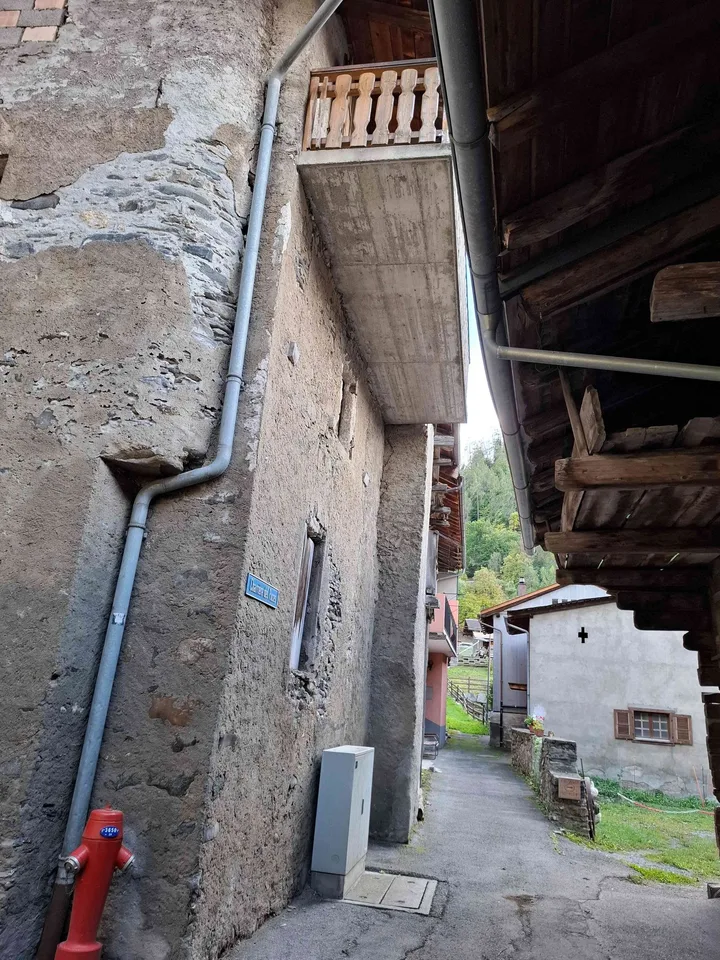 Wohnung in gutem Zustand, in 200 jährigem Haus. – foto 7 di 7