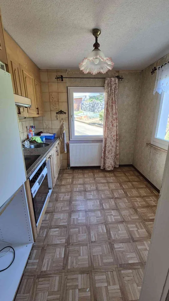 Freistehendes 3 1/2-Z.-Einfamilienhaus mit 3 1/2-Z.-Hausanbau