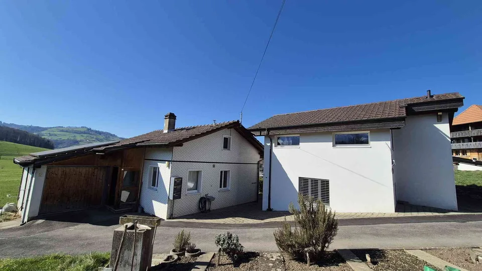 Freistehendes 3 1/2-Z.-Einfamilienhaus mit 3 1/2-Z.-Hausanbau