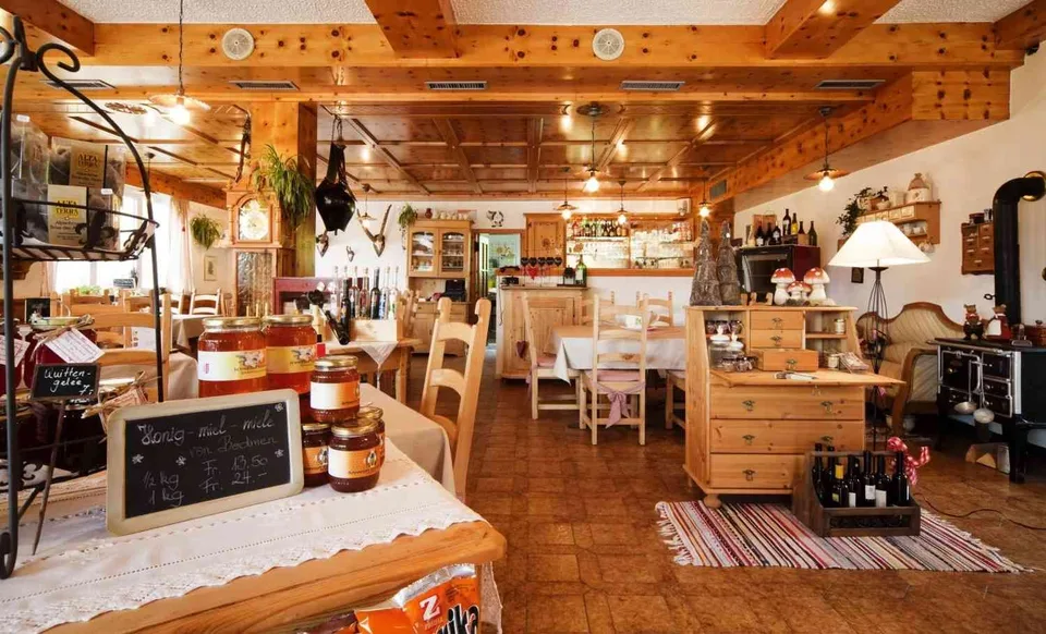 Idyllisches Restaurant mit zwei Wohnungen bei Leukerbad