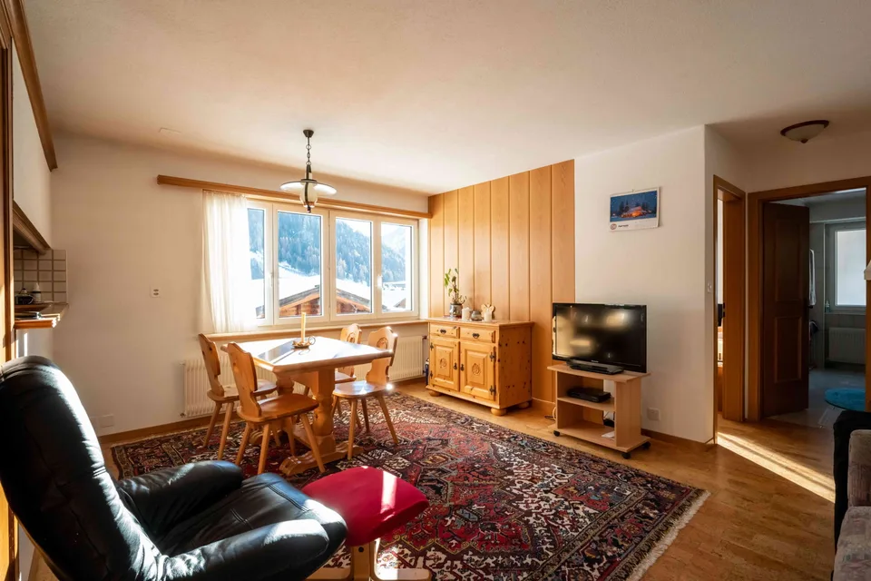 Alpine Eleganz und Geborgenheit: 2.5-Zimmer-Wohnung