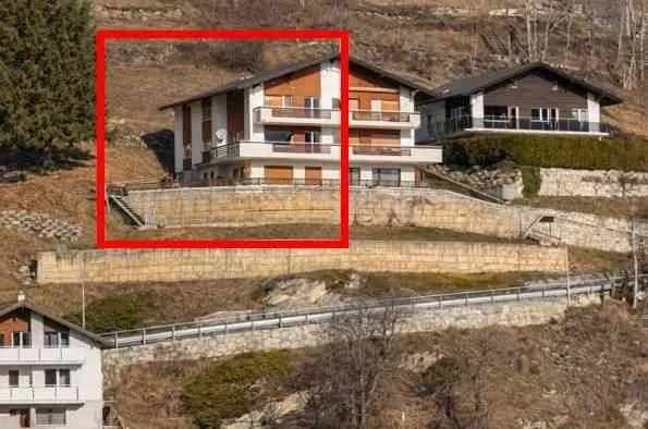 Zu verkaufen eine 6½ Zimmer Duplex Haushälfte mit schöner Bergsicht