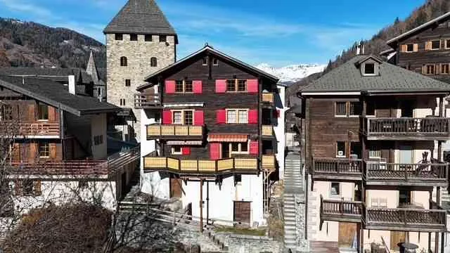Charmant appartement de 3.5 pces entièrement rénové au cœur de Vissoie